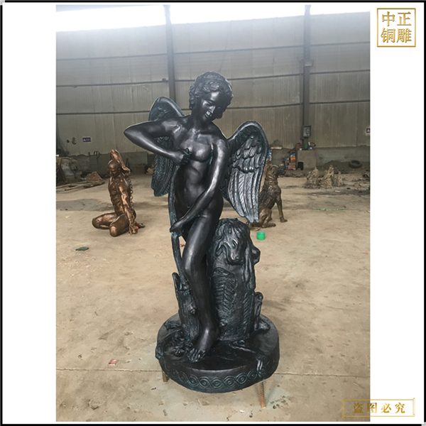 29.西方人月亮女神雕像.jpg